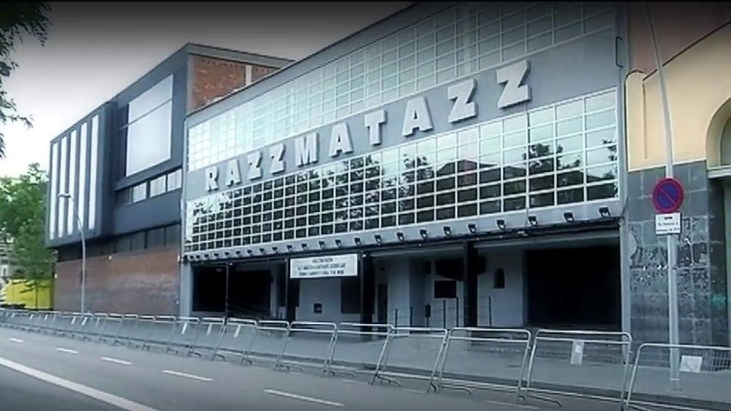 Los Mossos retiran el pasaporte a los miembros del grupo musical de la presunta violación en Razzmatazz
