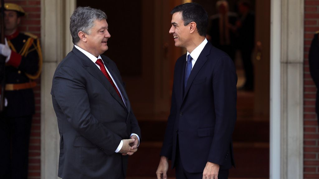 Pedro Sánchez recibe al presidente ucraniano en La Moncloa