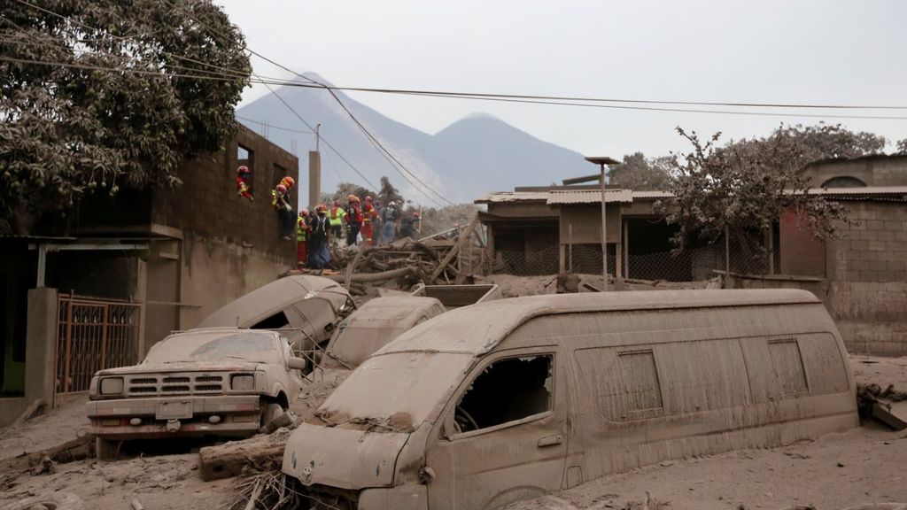 Golpeados por el  volcán de Fuego: "He perdido a todo mi familia, no me quedó nada"