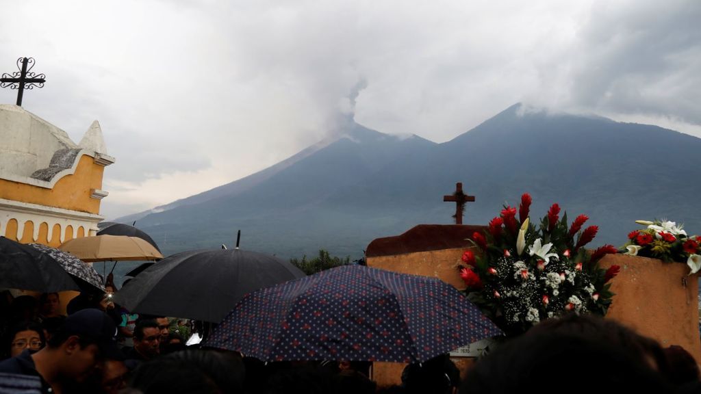 El aumento de actividad volcánica volvió a sembrar el pánico en Guatemala