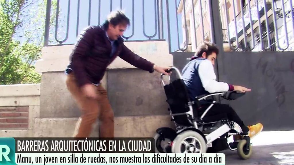 'El Pera' muestra las dificultades en el día a día de las personas con movilidad reducida a causa de las barreras arquitectónicas