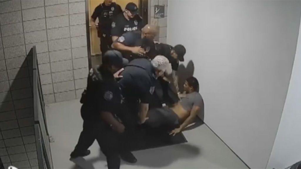 La brutal paliza de unos policías estadounidenses a un sospechoso que se negó a entregarse