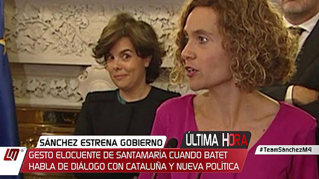 El polémico gesto de Santamaría cuando Batet habla de diálogo y nueva política con Cataluña