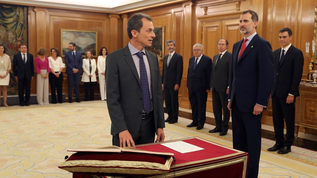 Pedro Duque promete ante el Rey su cargo de ministro de Ciencia