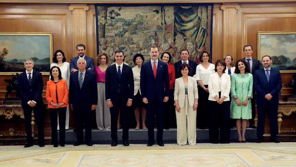 Los "ministros y ministras" de Pedro Sánchez toman posesión de sus cargos