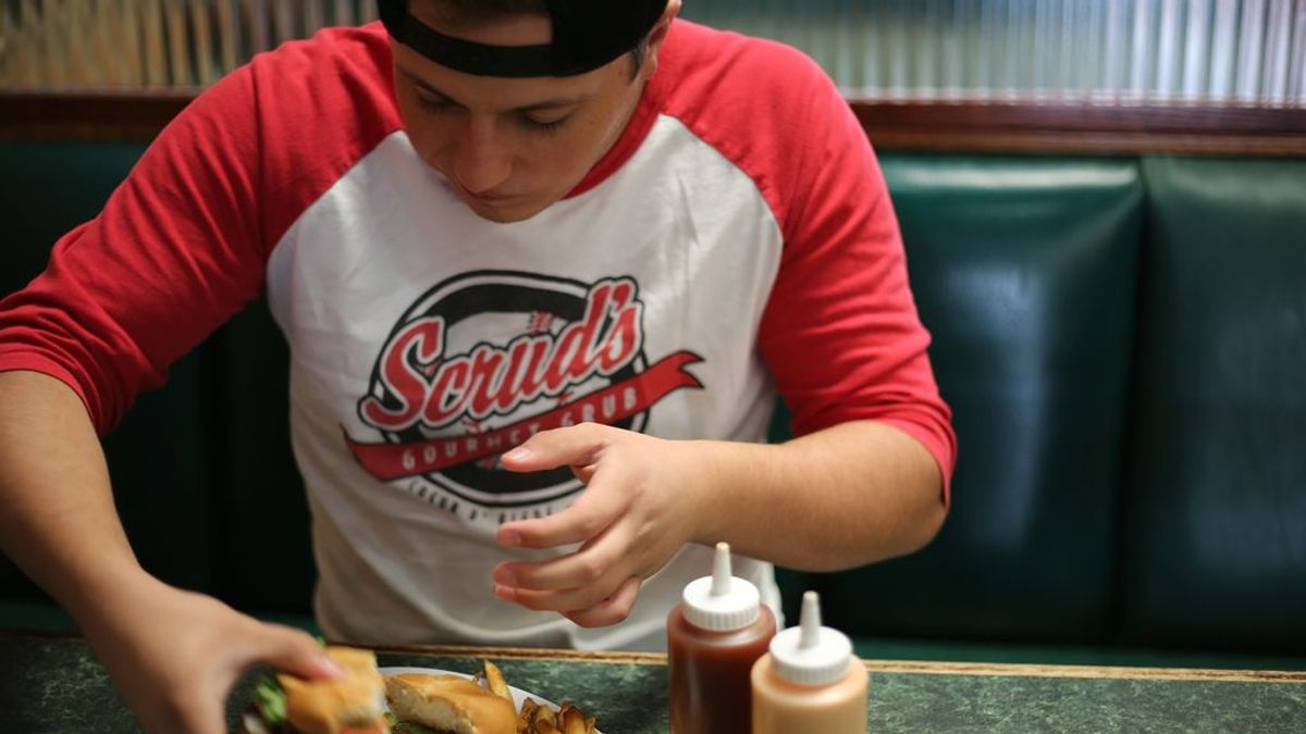 Los adolescentes obesos sienten menos placer al comer que los que tienen un peso normal