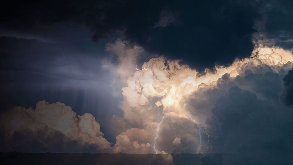 En esta época de tormentas, podrás diferenciar los tipos de rayos.