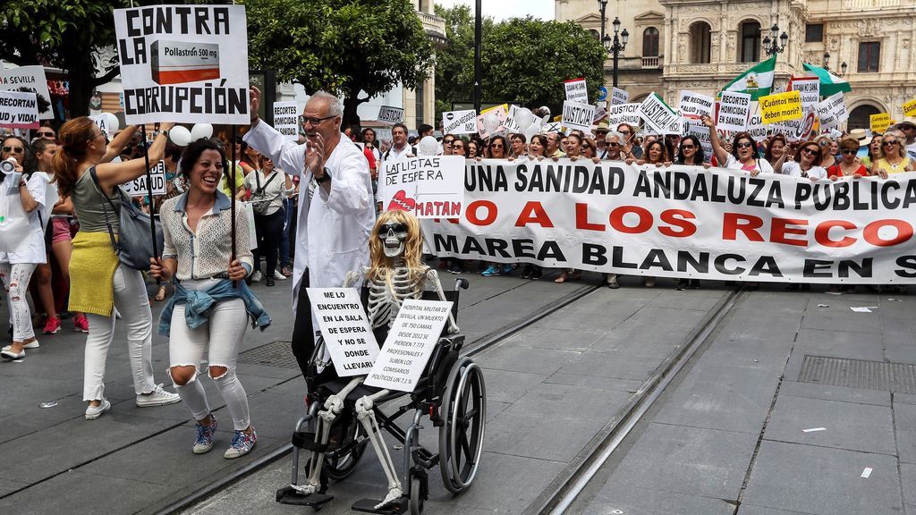 Sevilla lucha contra los recortes en Sanidad e insiste en un plan de inversiones urgente