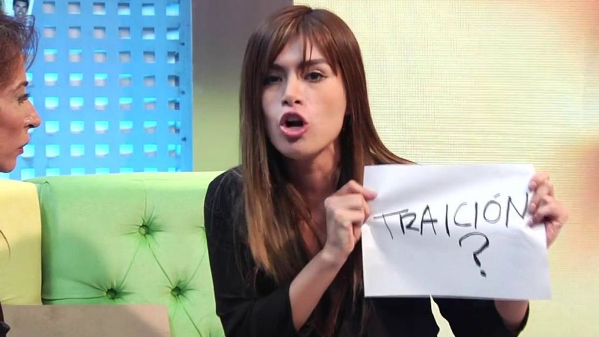 El show de Miriam Saavedra: Rompe papeles, pierde los nervios y asusta a Patiño