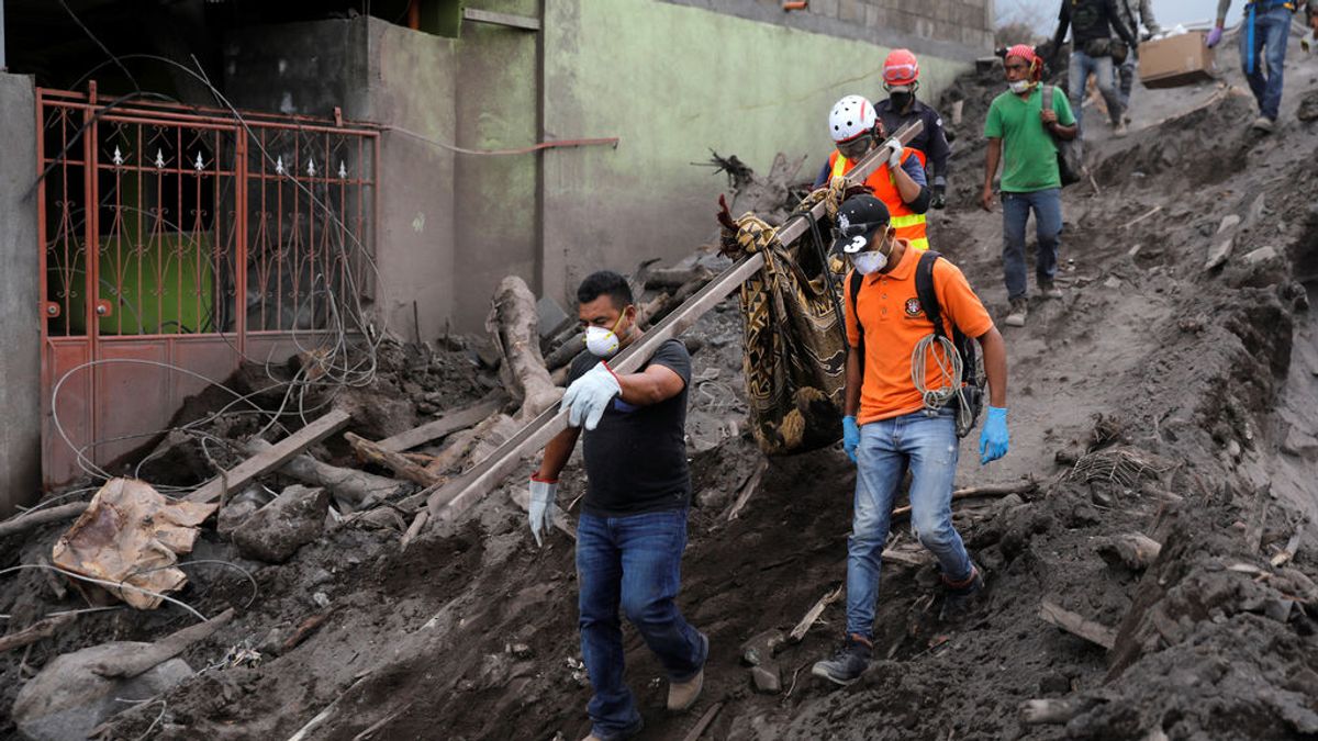Siguen las labores de rescate en Guatemala