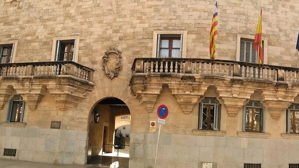 Arranca el juicio contra tres policías locales de Palma acusados de homofobia Arranca el juicio contra tres policías locales de Palma acusados de homofobia