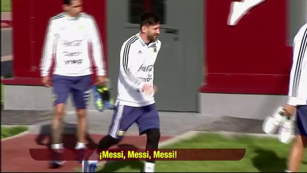 Locura por Messi en el entrenamiento de Argentina abierto al público