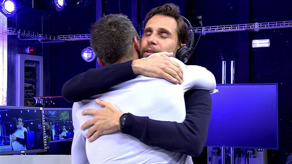 Incrédulos y emocionados: la reacción de 'Sálvame' a la marcha de Alonso Caparrós