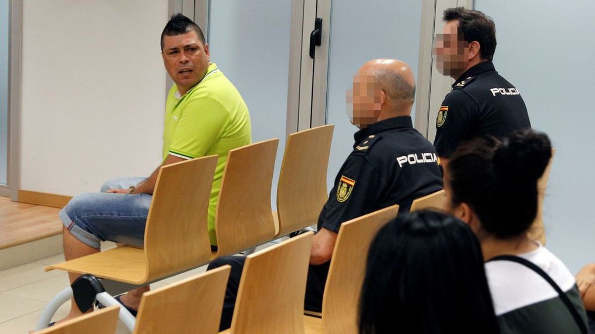 El acusado de emparedar y estrangular a su mujer en Torrevieja dice que fue en defensa propia
