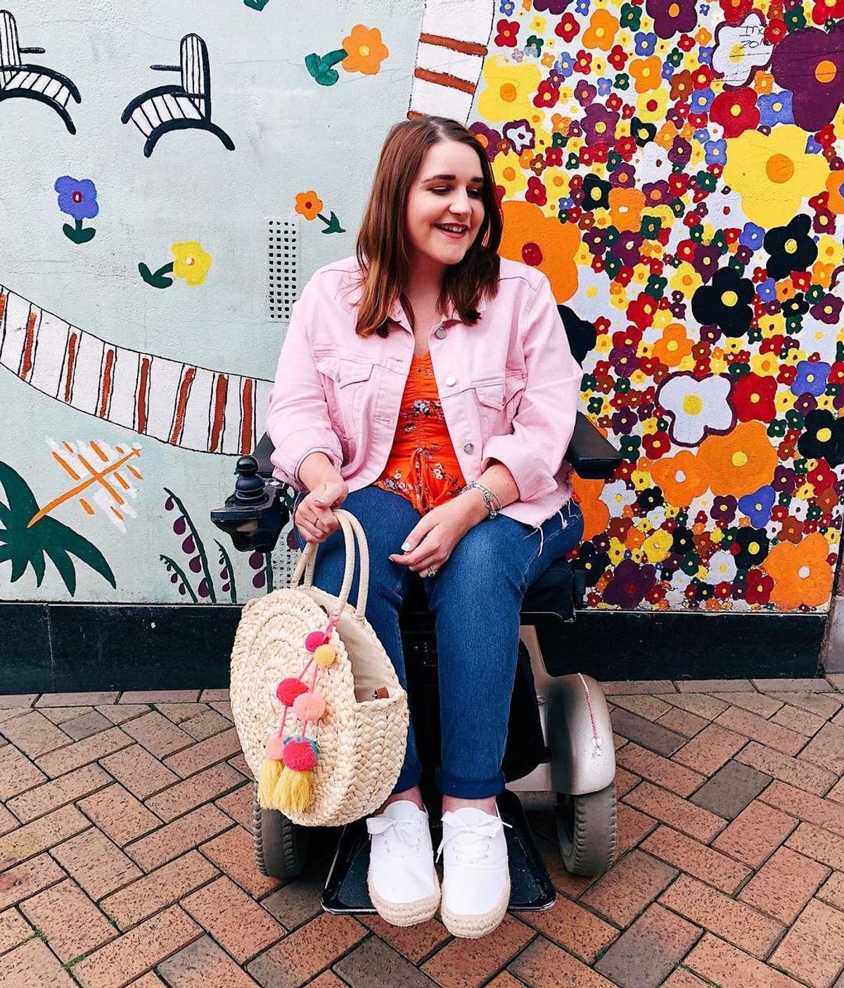 Por una moda más inclusiva: una bloguera en silla de ruedas comparte su estilo