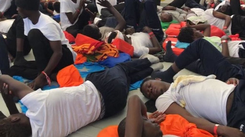 Los migrantes del Aquarius "lo están pasando mal" durante la travesía a Valencia