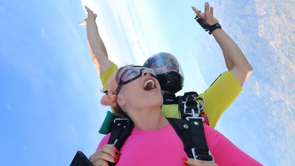 Daniela Blume (GH VIP) se lanza desde 4.500m de altura: "Volando por el cielo no hay mente"