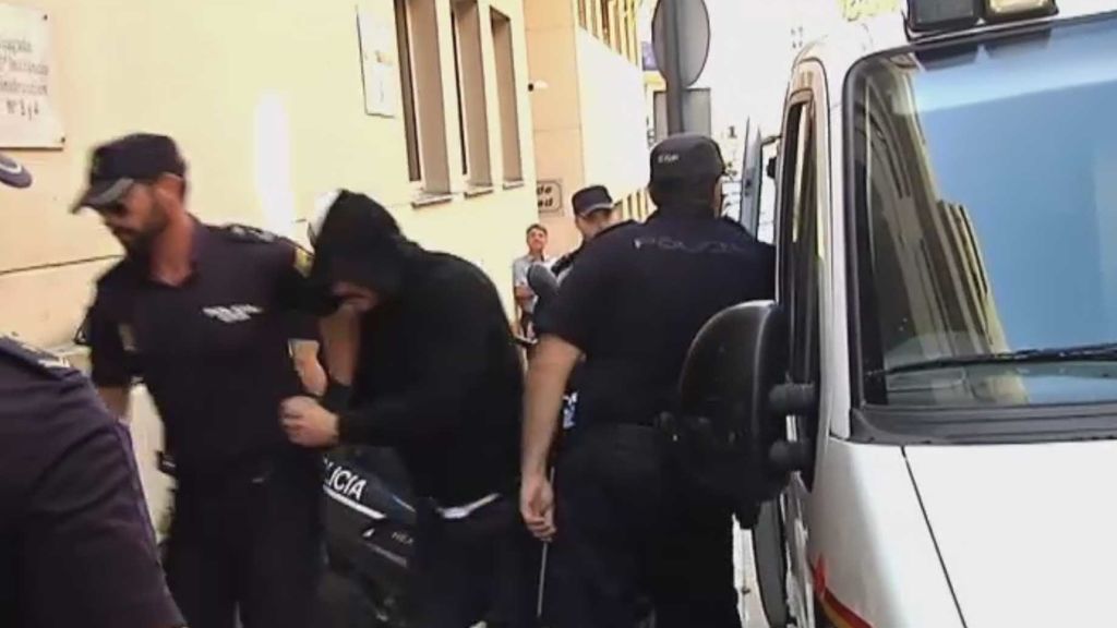 Los policías acusados de agresión sexual en Estepona pasan a disposición judicial