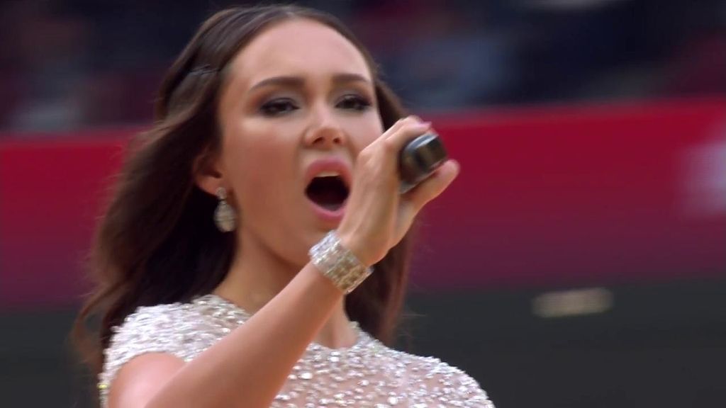 La espectacular carroza en la que ha cantado Aida Garifullina en la inauguración del Mundial de Rusia