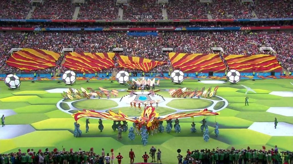 La espectacular carroza en la que ha cantado Aida Garifullina en la inauguración del Mundial de Rusia