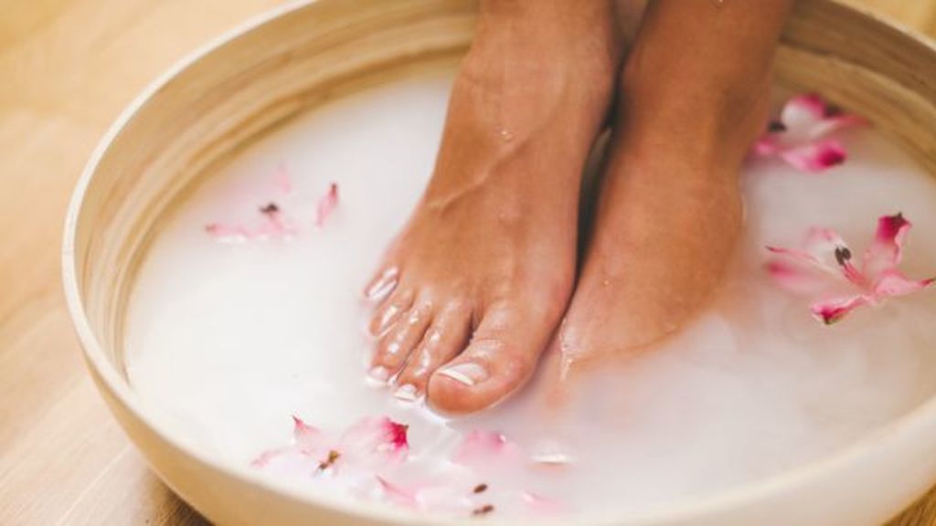 feet-soak_625x350_41444037886