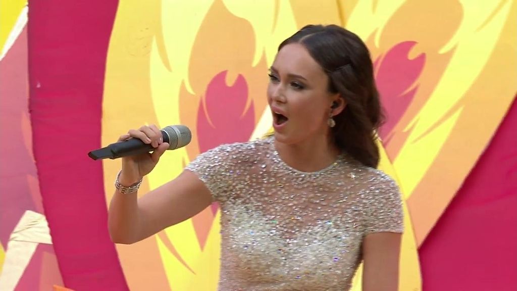 La espectacular carroza en la que ha cantado Aida Garifullina en la inauguración del Mundial de Rusia