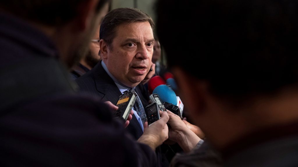 La Fiscalía no acusará al ministro Luis Plana por captaciones ilegales en Doñana