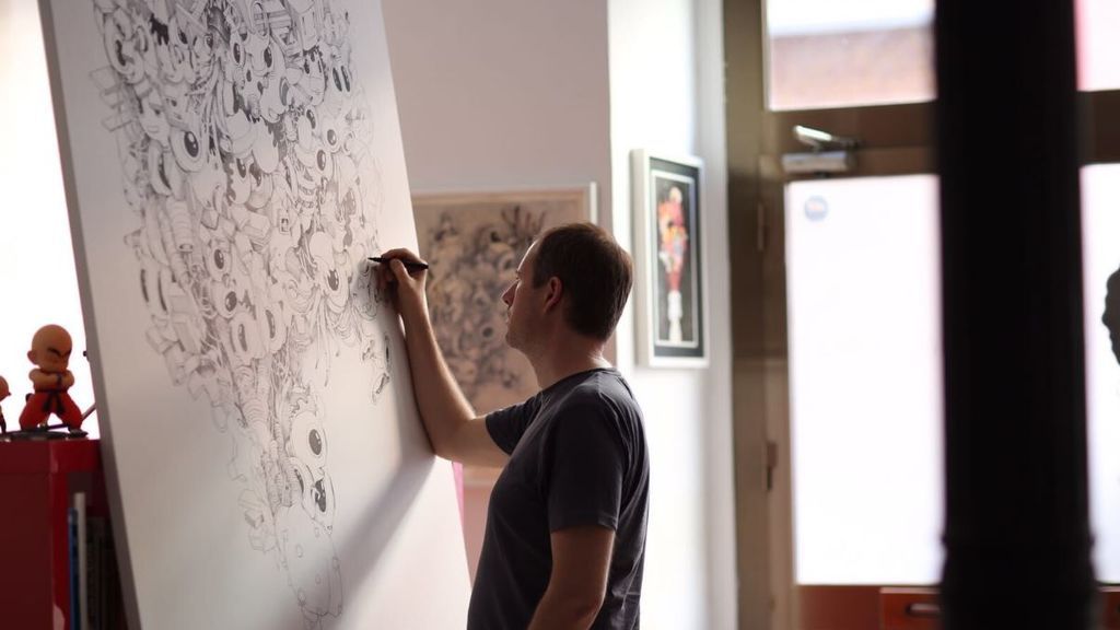 El ilustrador Óscar Llorens moderniza Madrid con su exposición ‘Inside’