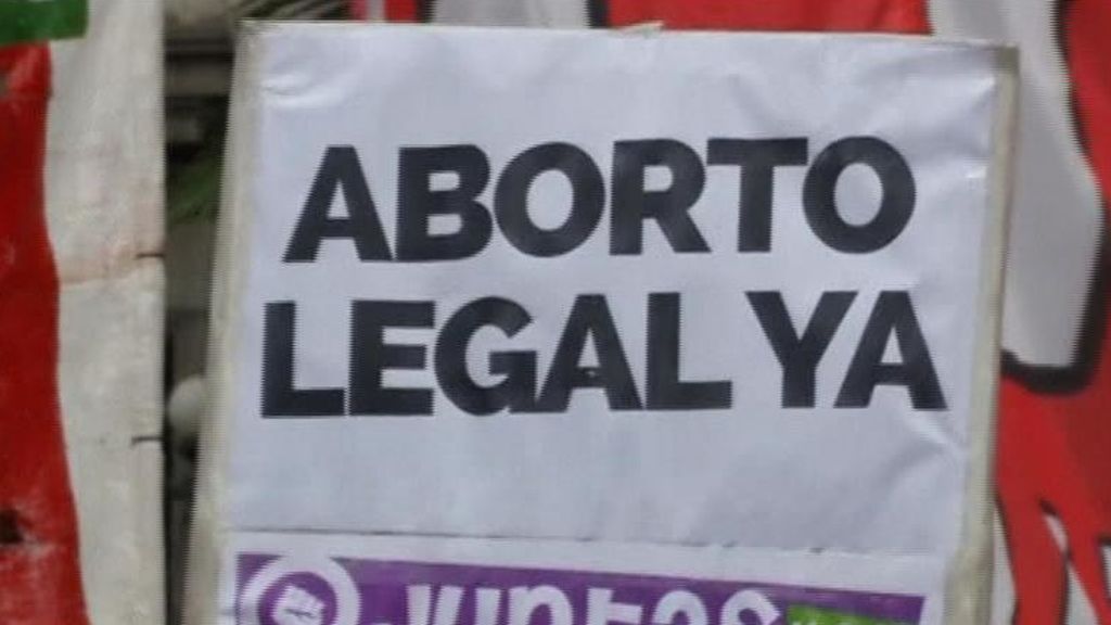 Gana el 'sí' al aborto en una histórica votación en Argentina