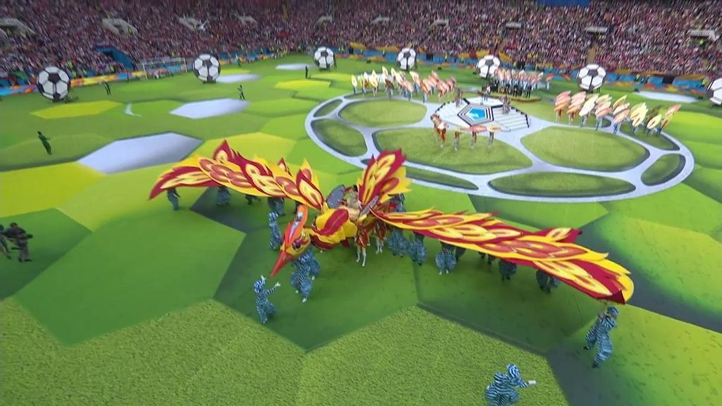 La espectacular carroza en la que ha cantado Aida Garifullina en la inauguración del Mundial de Rusia