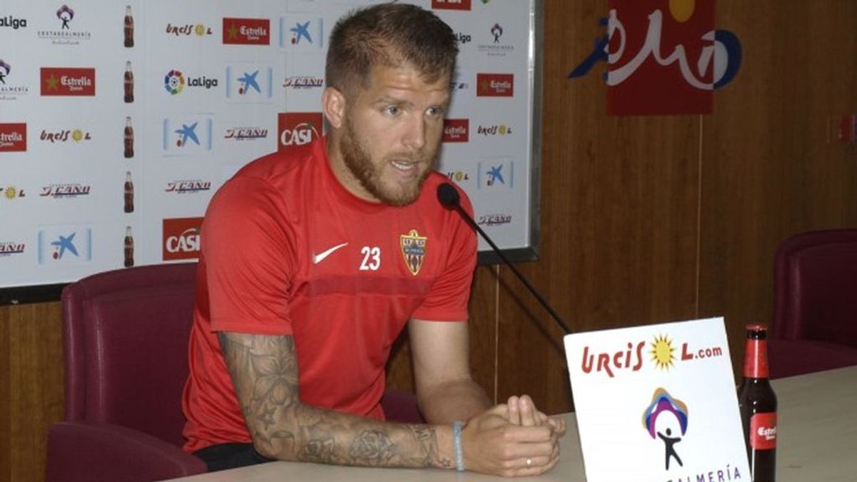 Morcillo, capitán del Almería, detenido por presunto amaño de partidos Morcillo, capitán del Almería, detenido por presunto amaño de partidos