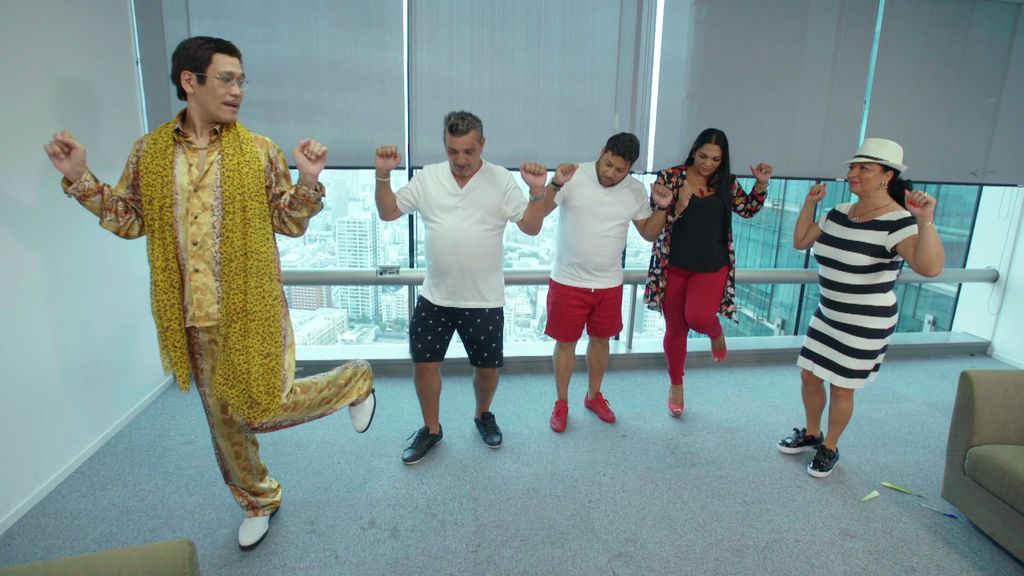 Pikotaro, toda una inspiración para los Fernández Navarro, enseña a bailar su tema estrella