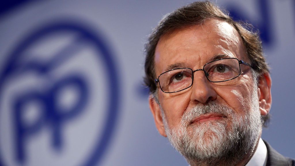Rajoy renuncia a su escaño y deja su acta de diputado