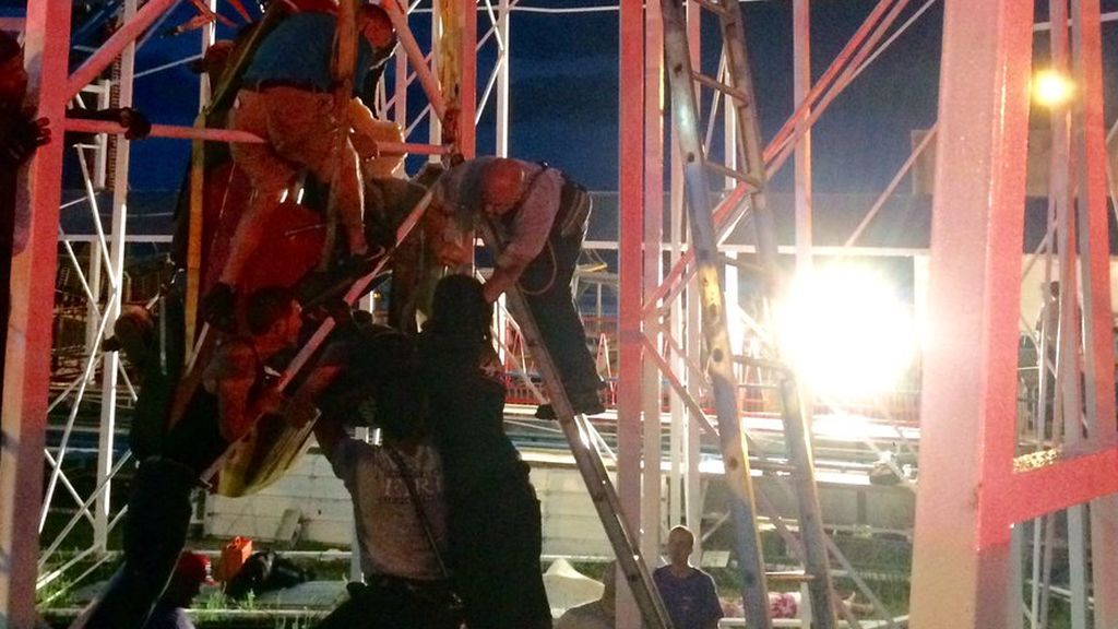 Dos personas caen al vacío desde 34 metros al descarrilar una montaña rusa en Florida