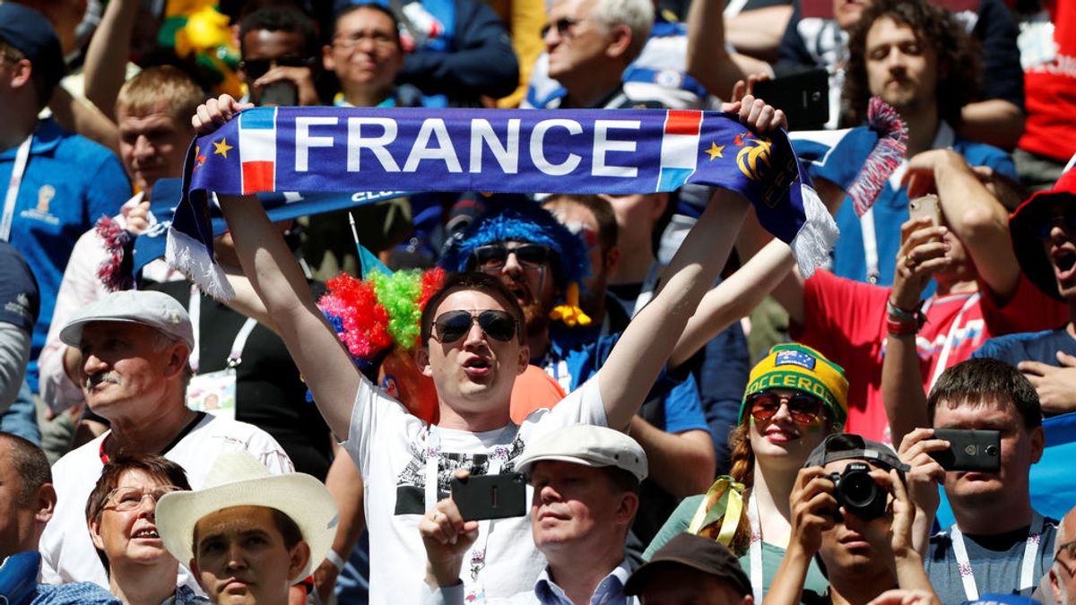 Una pareja gay sufre la primera agresión homófoba en la previa del partido de Francia