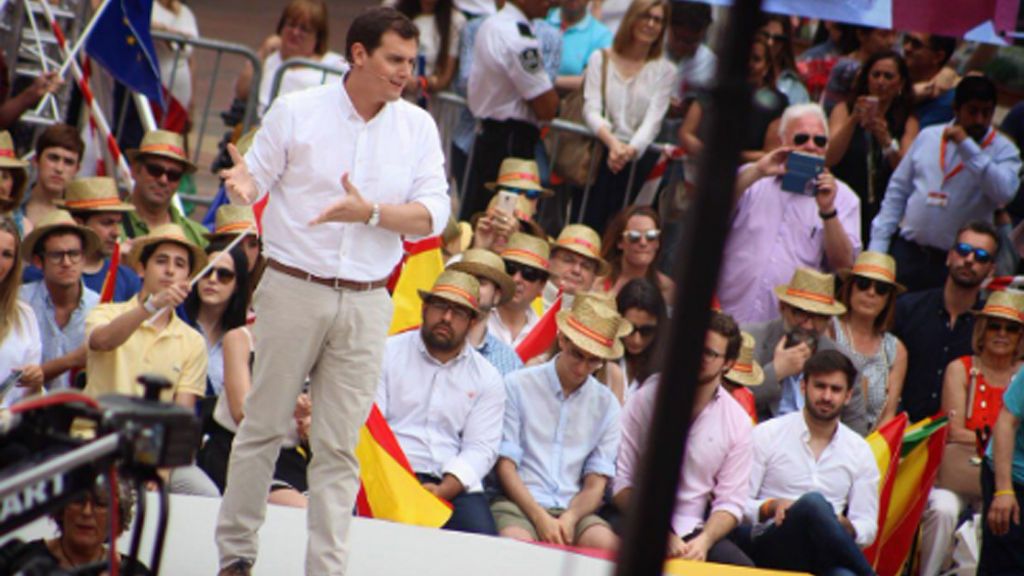 Rivera plantea que los partidos deban obtener un 3% del total nacional de votos para entrar en el Congreso