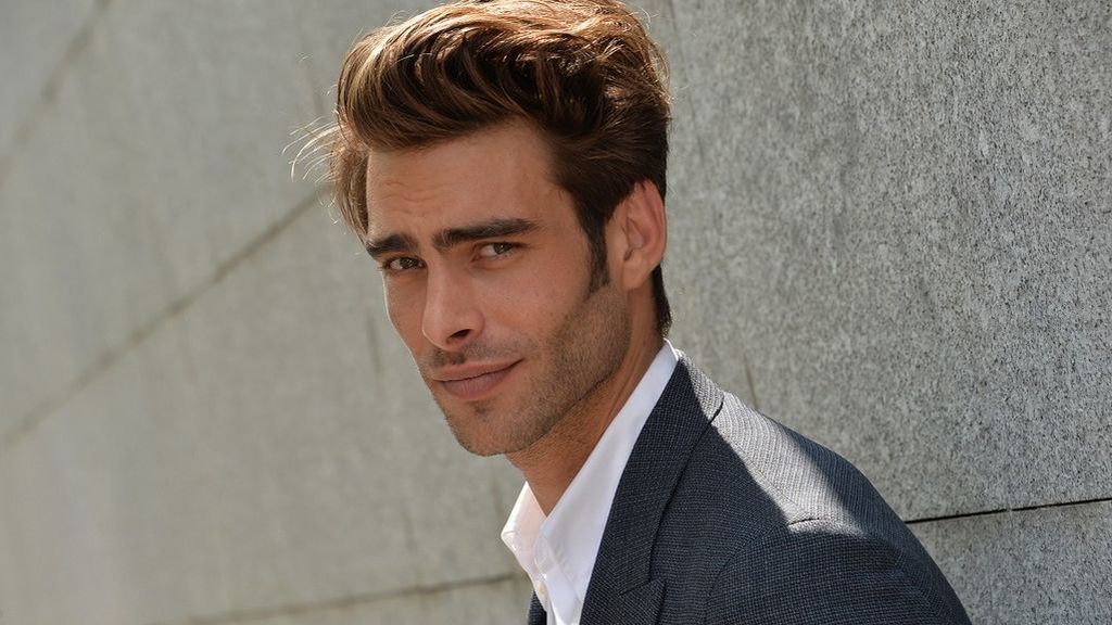 Jon Kortajarena emula a 'La vecina rubia' y luce pelazo en su radical cambio de look