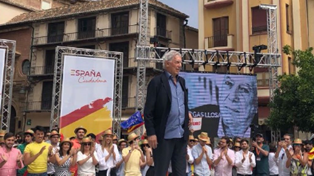 Vargas Llosa: "La unidad de España no la van a romper los independentistas que quieran destruir lo forjado en siglos" Vargas Llosa: "La unidad de España no la van a romper los independentistas que quieran destruir lo forjado en siglos"