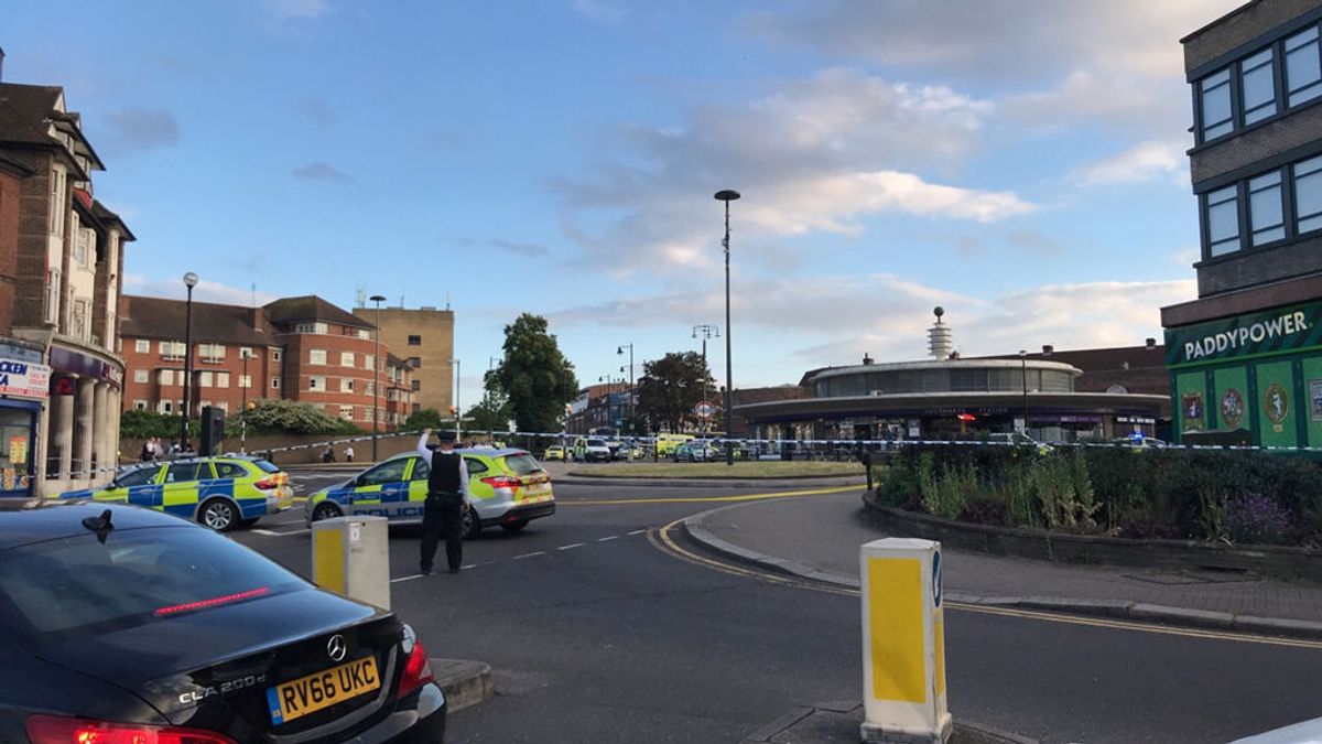 Varias personas atendidas tras una “pequeña explosión” en el metro de Londres