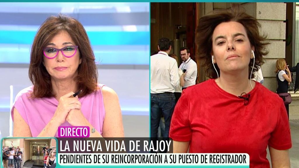 Sáenz de Santamaría: "Estoy orgullosa de que en el PP haya dos mujeres dispuesta a presidir el partido y el Gobierno"