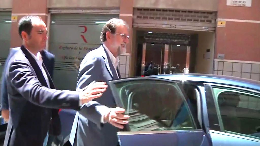Rajoy sale del trabajo: "Estoy muy emocionado, es una cosa que llevaba mucho tiempo sin hacer"