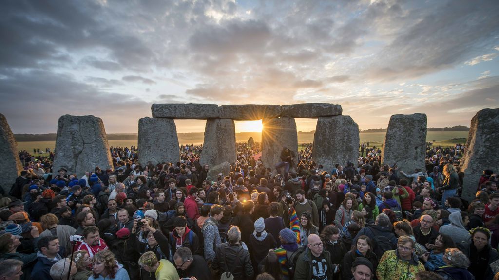 Solsticio de verano: las celebraciones más curiosas de la noche más corta alrededor del planeta