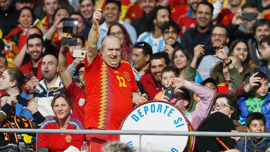 Manolo el del bombo está de celebración: "Mis diez mundiales. El bombo de España"