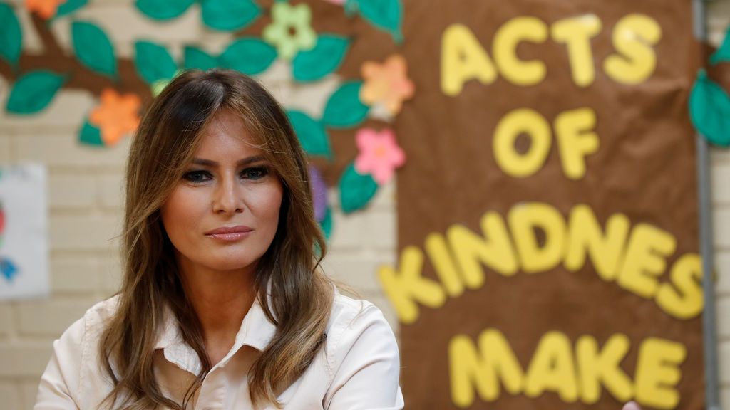 Melania Trump, de visita en un centro de detención de menores