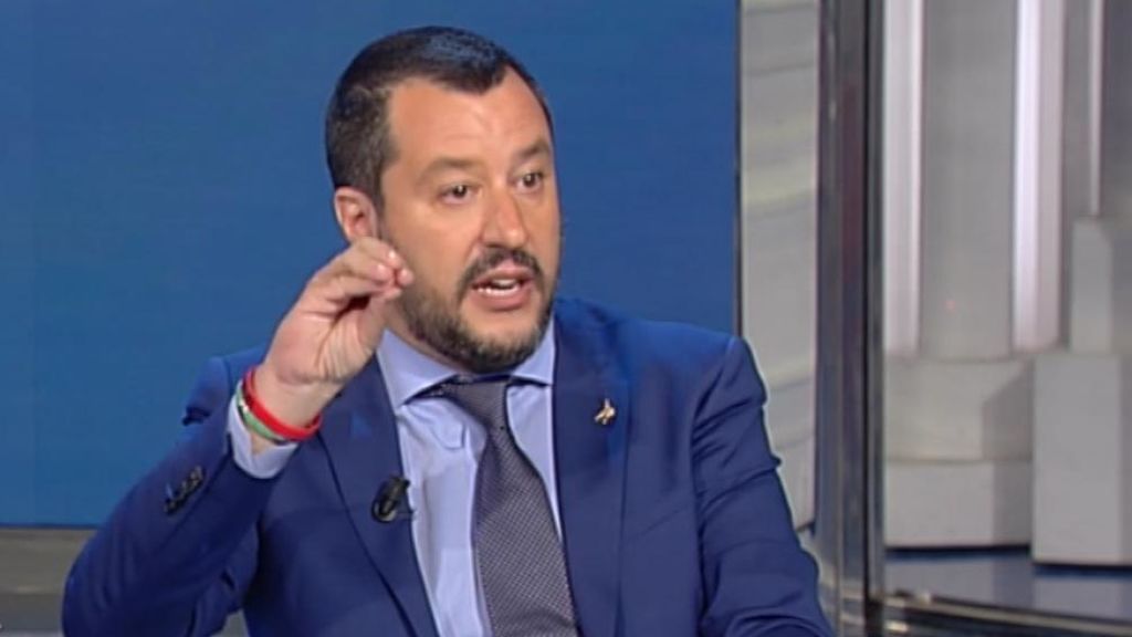 El vicepresidente de Italia llama 'carne humana' a los inmigrantes y 'charlatán' a Pedro Sánchez