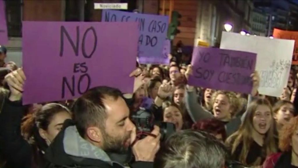 España protesta por la puesta en libertad de 'La Manada'