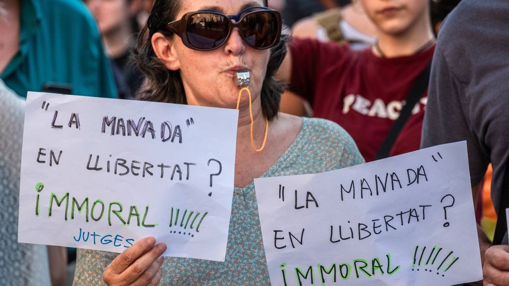 La calle grita de rabia e indignación ante la puesta en libertad de 'La Manada'