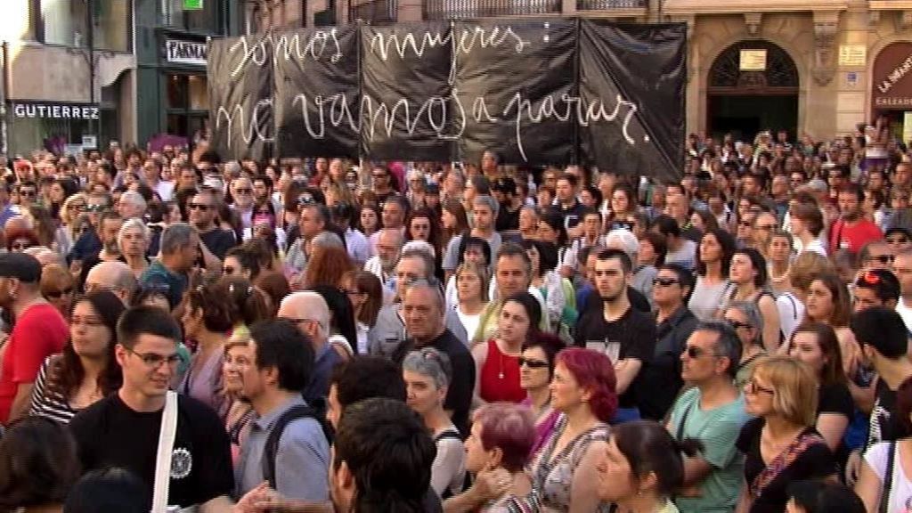 La libertad provisional de 'La Manada' devuelve la indignación a las calles