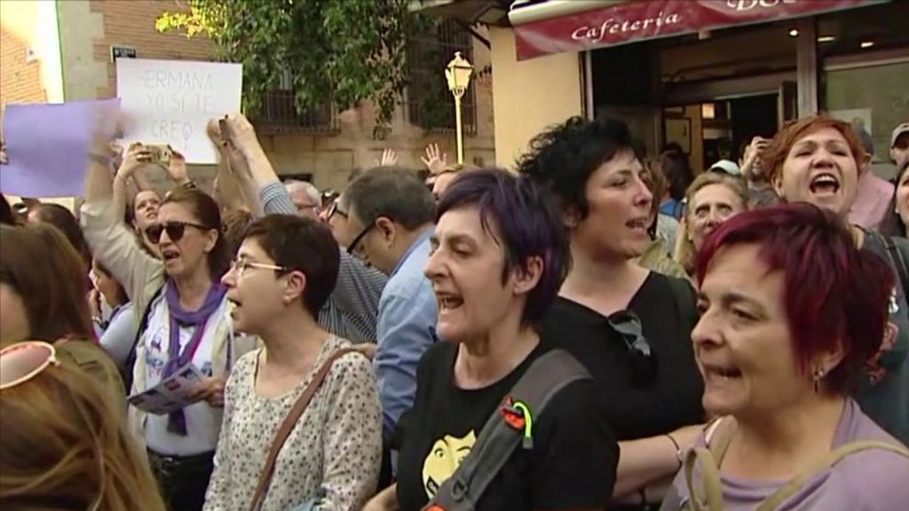 Pamplona no comparte la sentencia y critica el auto de la libertad provisional de 'La Manada'
