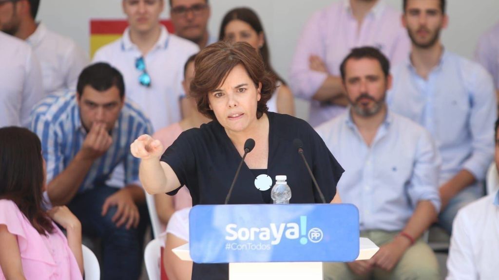Saénz de Santamaría: "Me presento porque creo que puedo ganar a Sánchez"